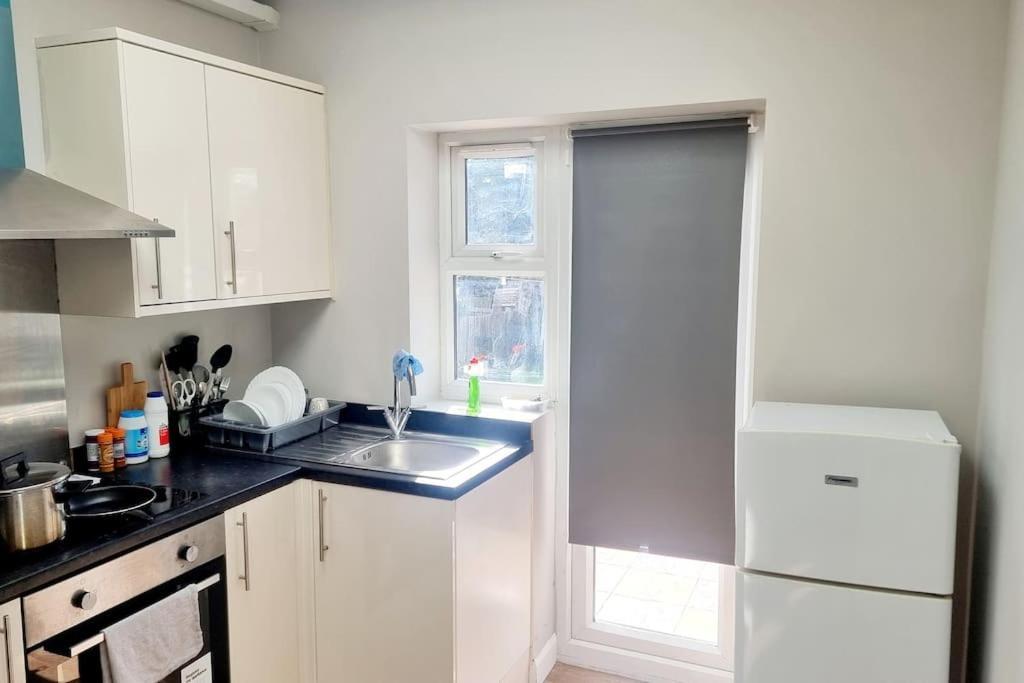 Stylish Apartment, Self Check-In, Ideal 4 Contractors, 25Mins To Gatwick Airport Thornton Heath Exterior photo