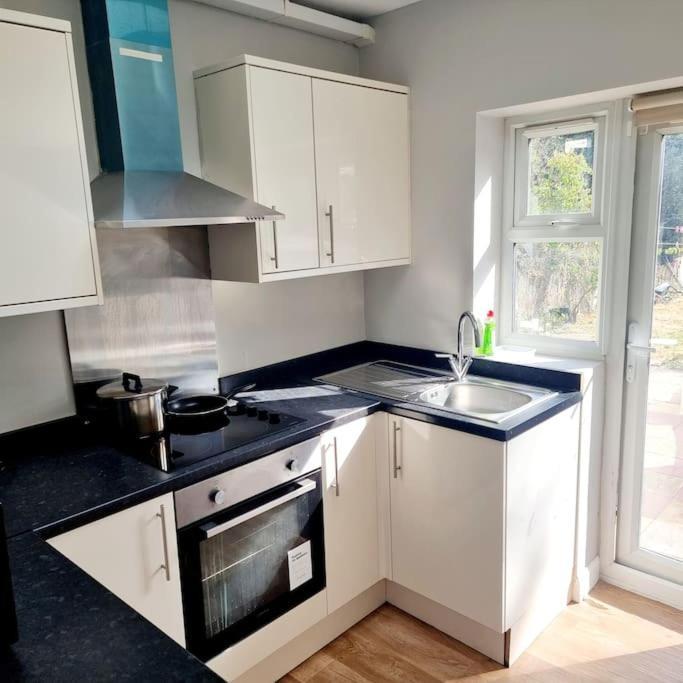 Stylish Apartment, Self Check-In, Ideal 4 Contractors, 25Mins To Gatwick Airport Thornton Heath Exterior photo