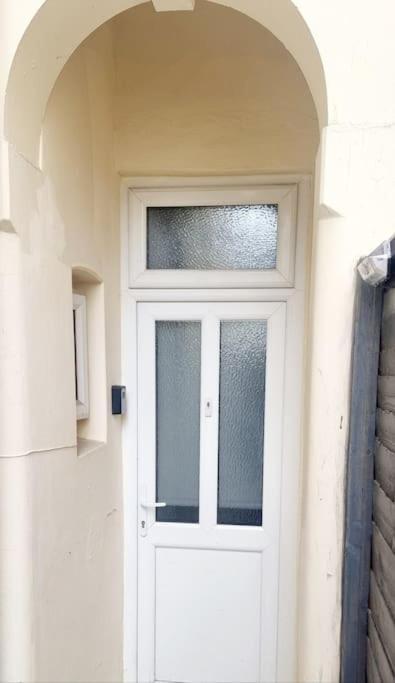 Stylish Apartment, Self Check-In, Ideal 4 Contractors, 25Mins To Gatwick Airport Thornton Heath Exterior photo